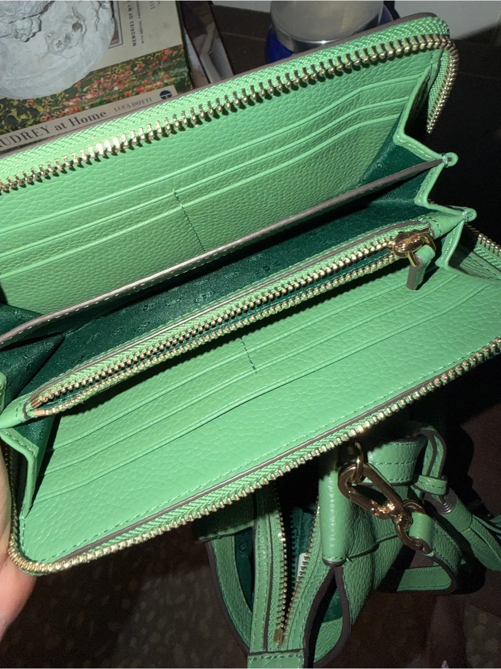 Tory Burch Green Leather Shoulder Tote with Zip Wallet - Picture 4 of 4